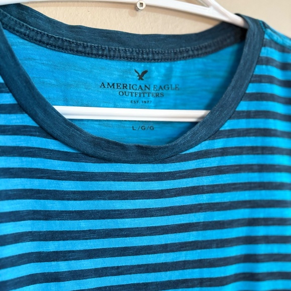 3/$10⚡️American Eagle Vibrant Blue & Navy Striped Cotton T-Shirt w Pocket - Picture 4 of 13